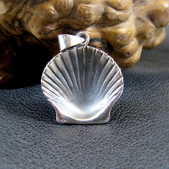 Solid 925 Sterling Silver Seashell Pendant, Clam Shell Sea Scallop Jewelry Charm - Picture 3 of 10